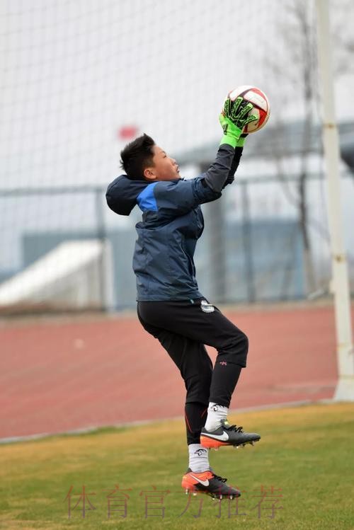 梅程富——“做个有文化的足球人”(U13最佳守门员) 梅程富——“做个有文化的足球人”(U13最佳守门员)