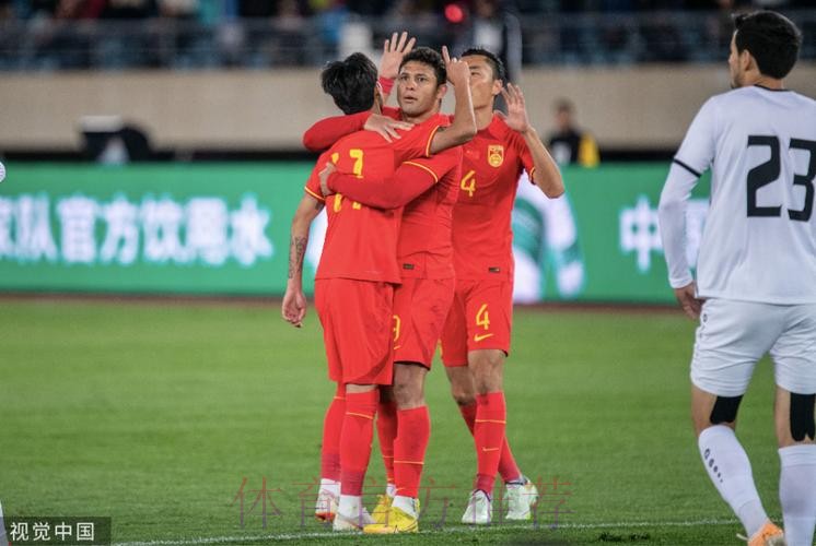 中国男足友谊赛1:2乌兹别克斯坦队 韦世豪破门 中国男足友谊赛1:2乌兹别克斯坦队 韦世豪破门